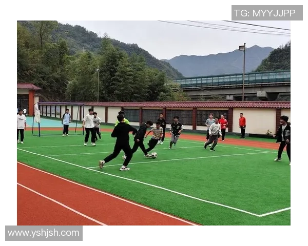 亲眼目睹足球明星风采的激动与感动瞬间 亲眼目睹足球明星风采的激动与感动瞬间