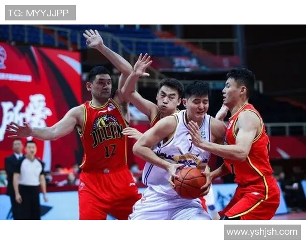 武汉篮球队强势领跑联赛积分榜以60分稳居第一名