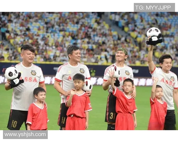 足球明星的绝技揭秘:他们如何在赛场上展现非凡技艺与风采 足球明星的绝技揭秘:他们如何在赛场上展现非凡技艺与风采