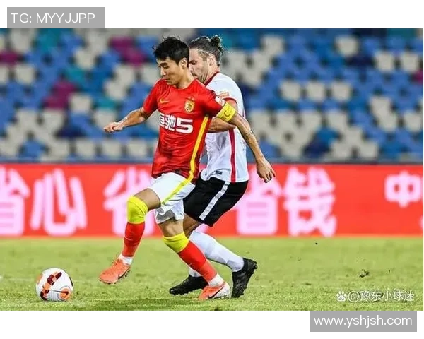 重庆足球队强势领跑联赛积分榜以52分稳居第一位置展现出色竞技状态 重庆足球队强势领跑联赛积分榜以52分稳居第一位置展现出色竞技状态